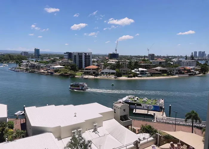 Tiki Hotel Apartments Surfers Paradise