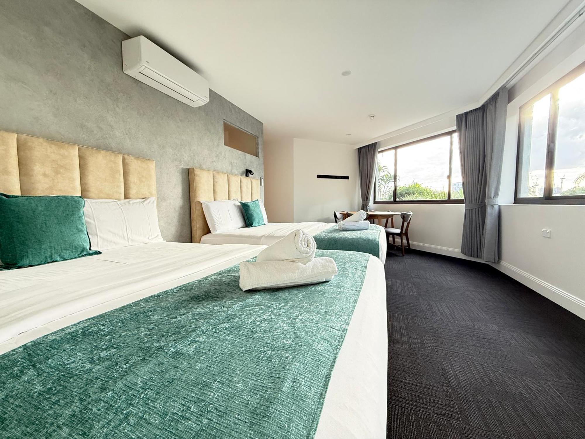 Tiki Surfers Paradise 4*